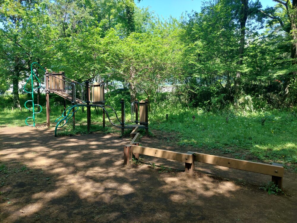 智光山公園・わんぱくの森の遊具