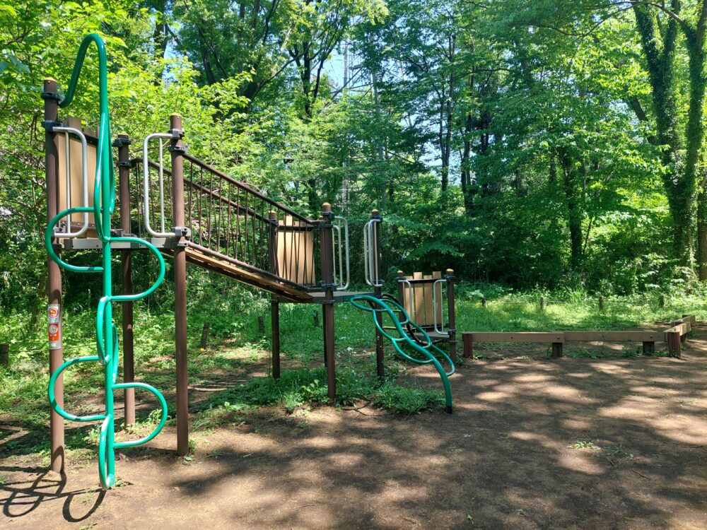 智光山公園・わんぱくの森の遊具