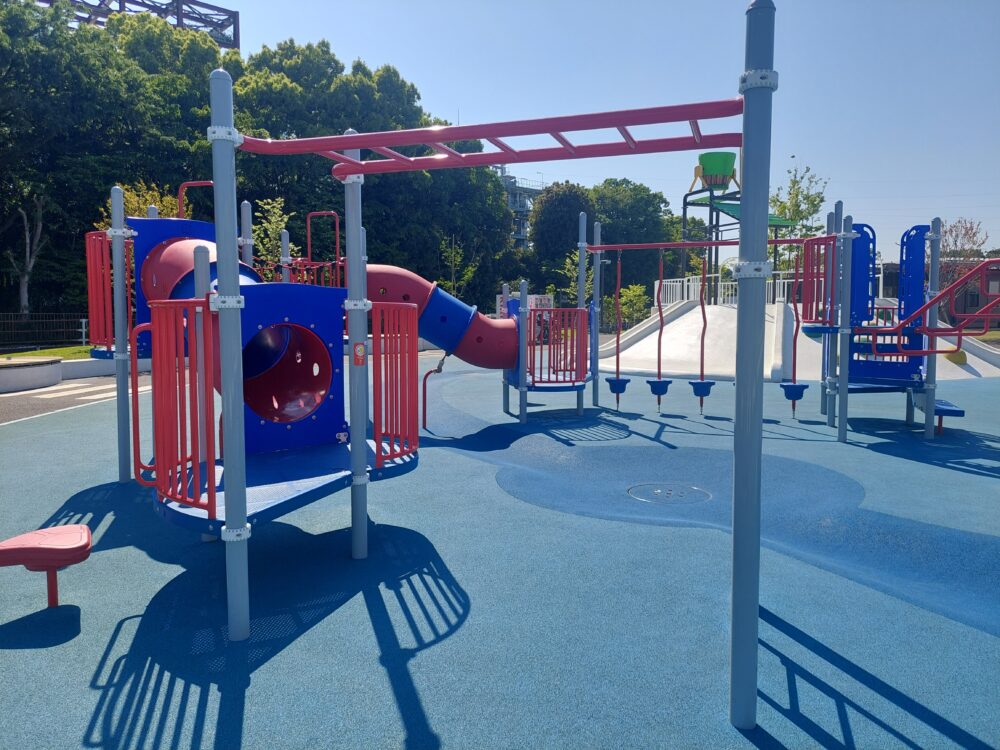 大和田水辺の丘公園・水の丘の『児童用遊具』