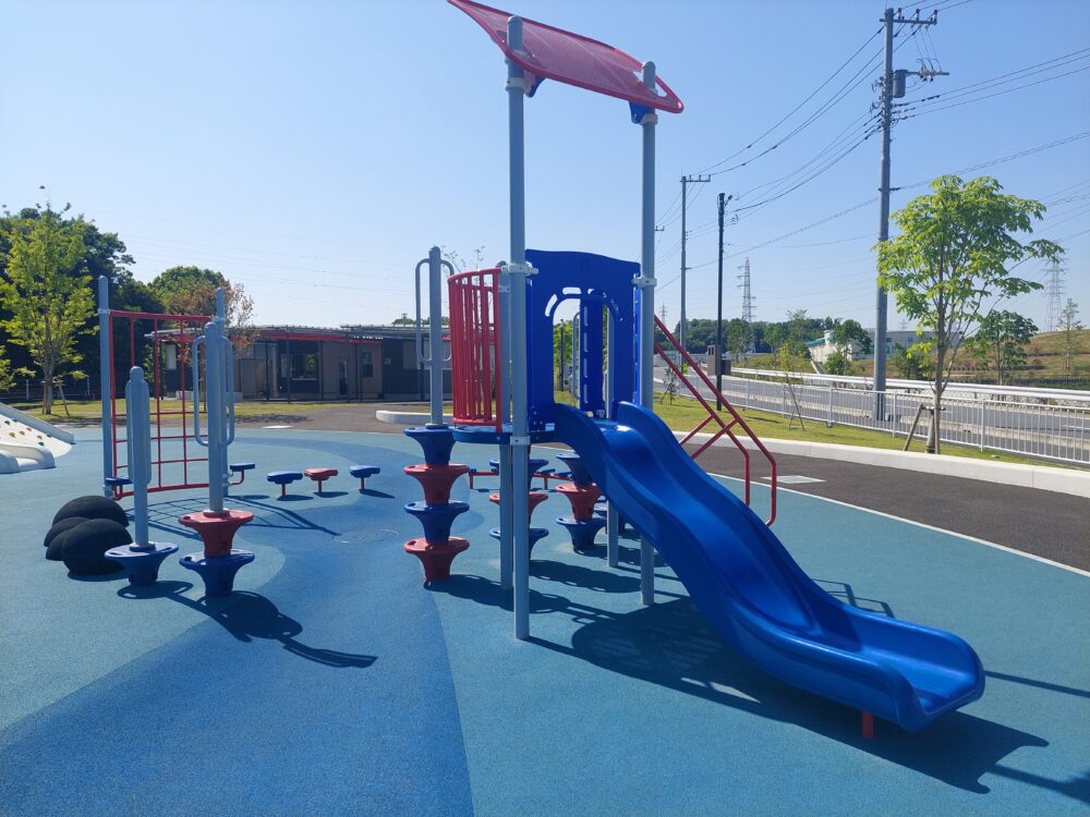 大和田水辺の丘公園・水の丘の『幼児用遊具』