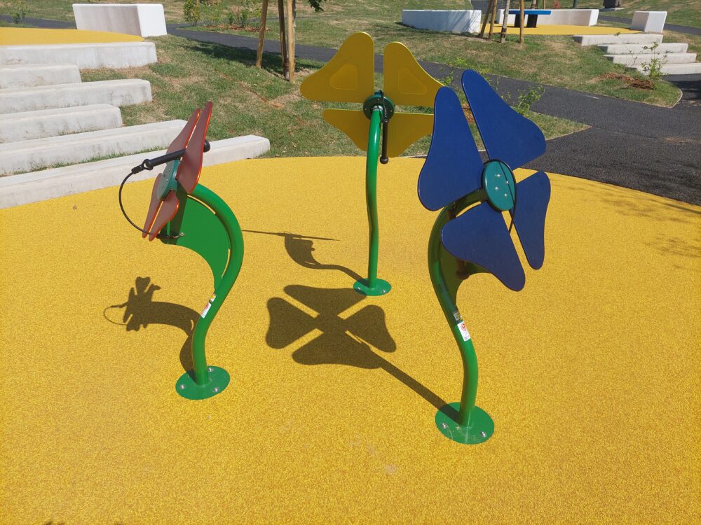 大和田水辺の丘公園のインクルーシブ遊具