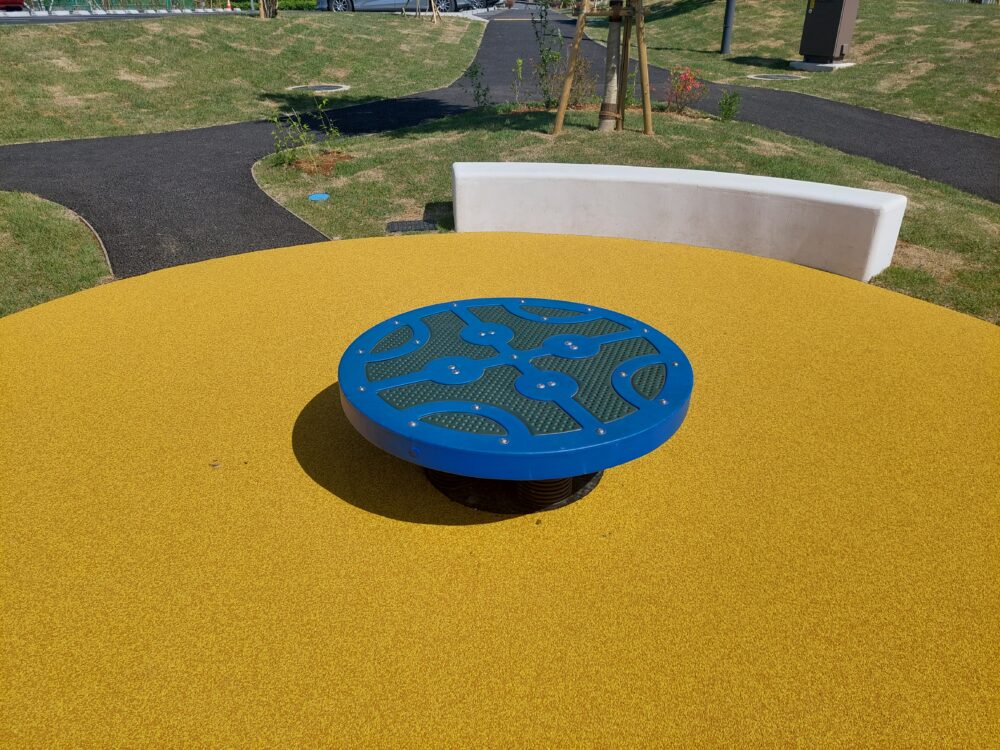 大和田水辺の丘公園のインクルーシブ遊具