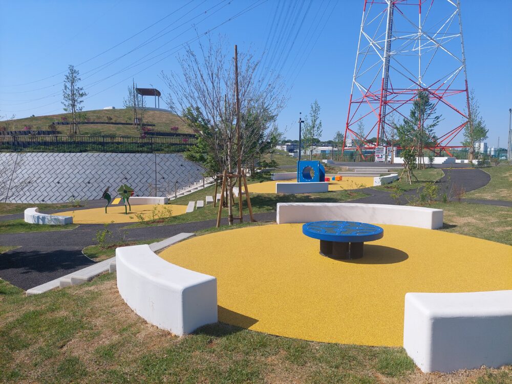 大和田水辺の丘公園のインクルーシブ遊具