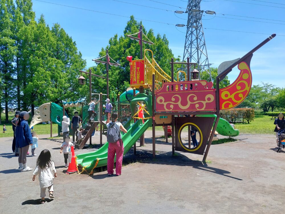 三橋総合公園・トリム広場の船型複合遊具