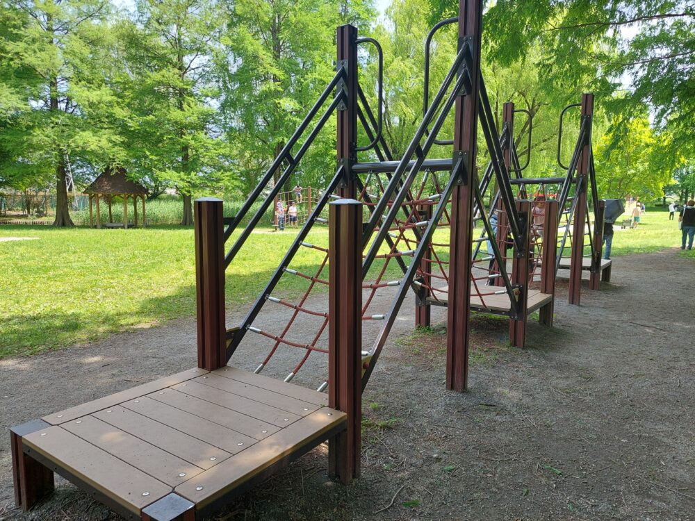 三橋総合公園・トリム広場のネットマウンテン