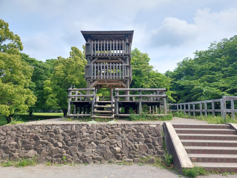 西城沼公園・アスレチック広場にあるやぐら(展望台)