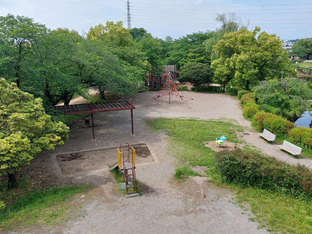やぐらから見る西城沼公園・アスレチック広場