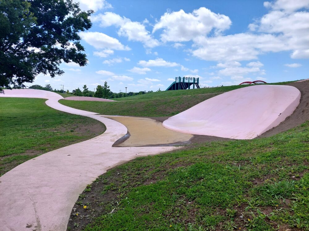 権現堂2号公園の遊具『プレイウォール』