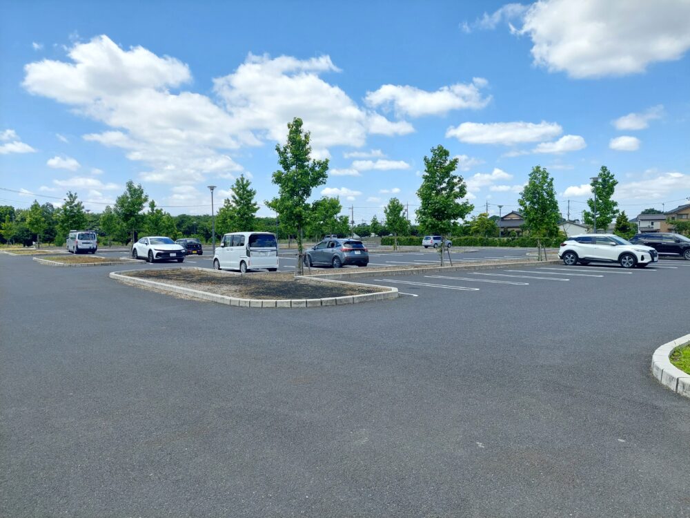 権現堂公園2号公園の南側駐車場