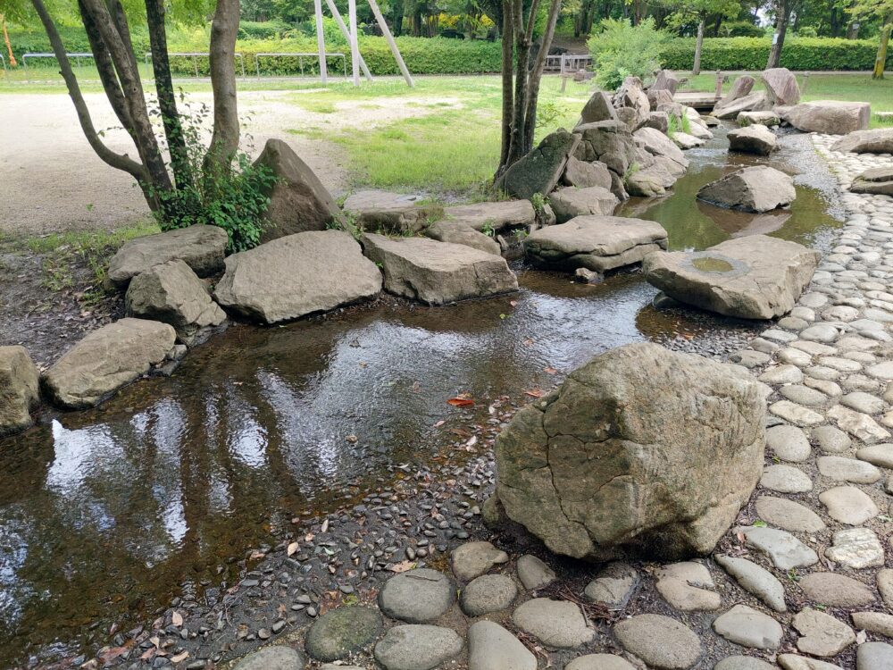 レジデンシャルパークSHOWA(庄和総合公園)のせせらぎ(水遊びススポット)