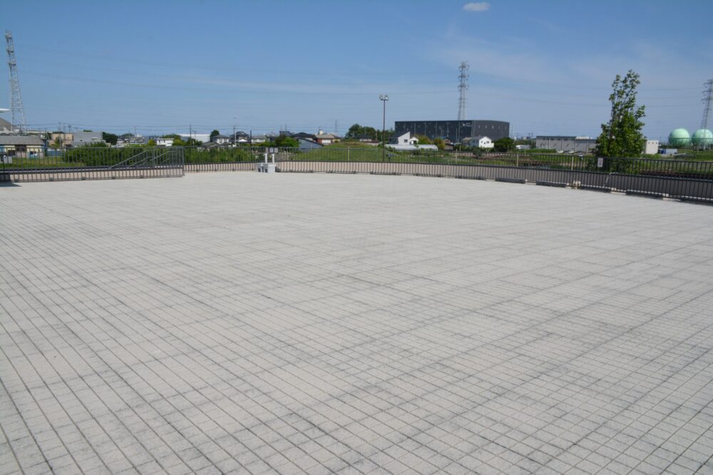 春日部夢の森公園・管理棟の屋上