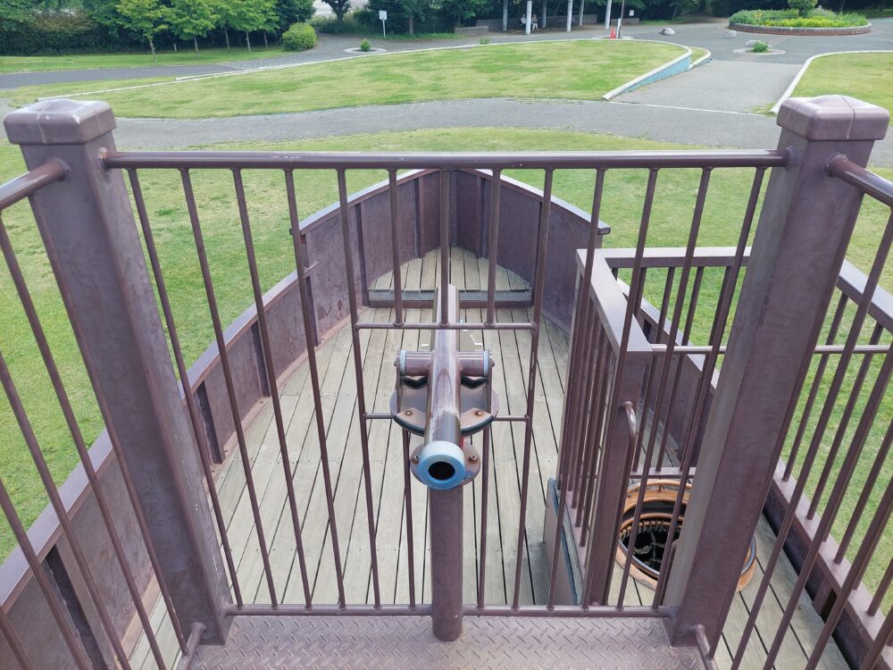 権現堂1号公園・遊具広場にある帆船遊具の見張り台