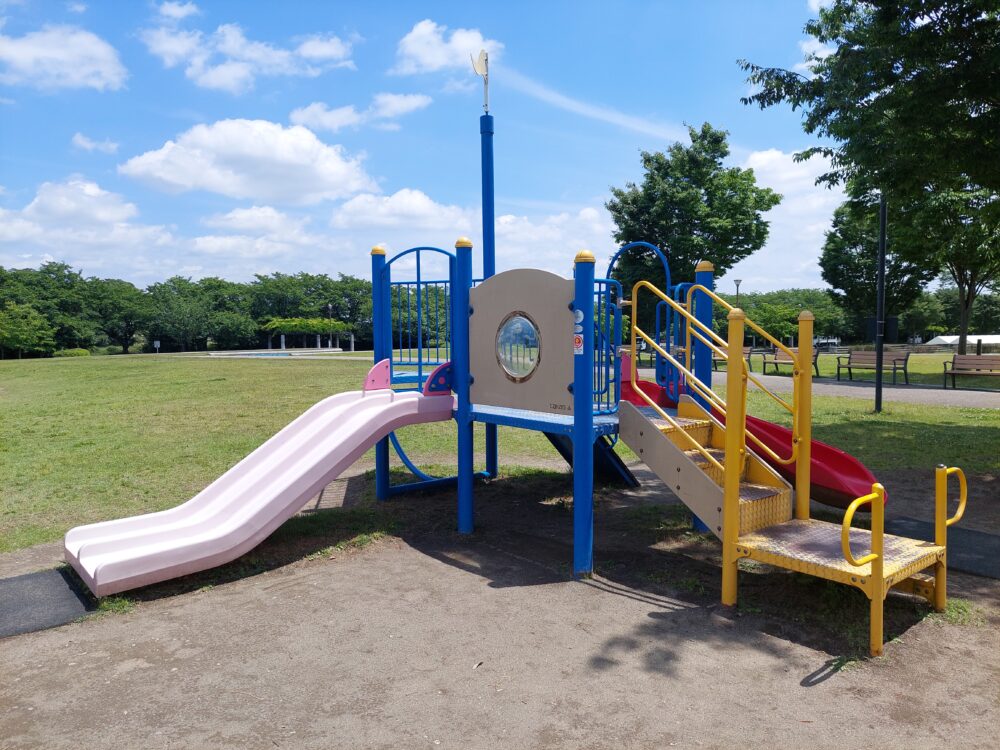 権現堂1号公園・遊具広場のすべり台(スライダー)