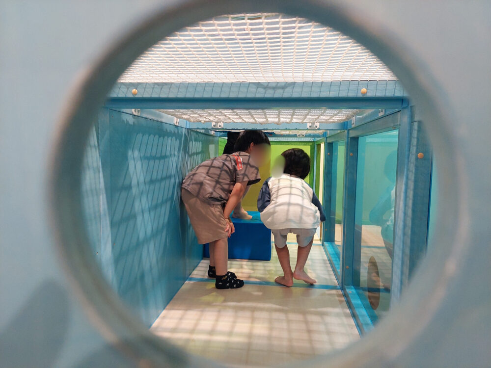 ちきゅうのにわ羽生店・森エリアにあるアスレチック遊具の仕掛け