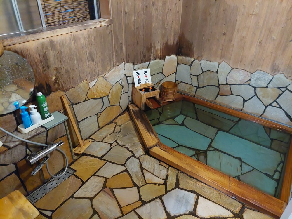 お造りの宿 味湯海亭 福松荘の貸切内風呂(檜タイプ)