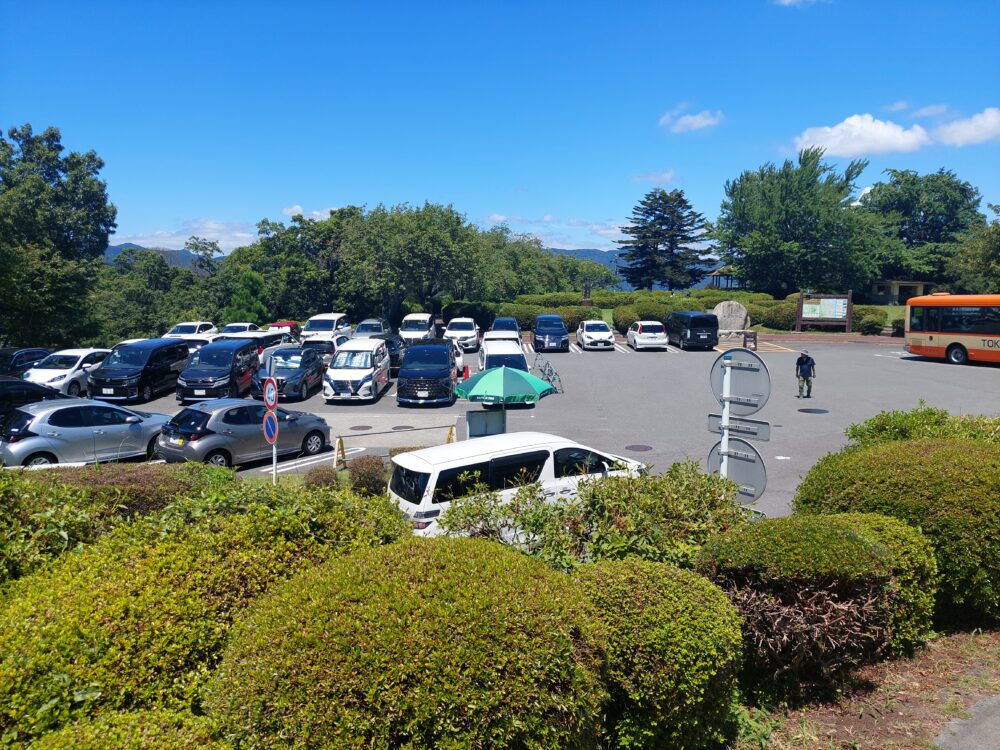 小室山のリフト乗り場前駐車場