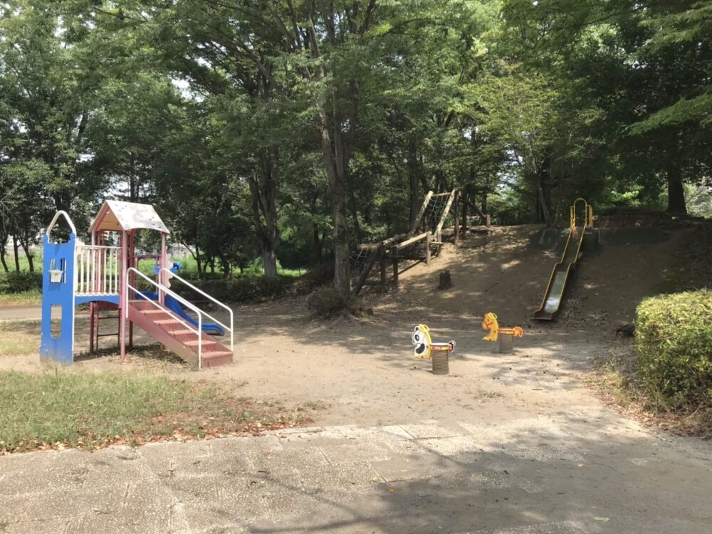 桶川・城山公園にある遊具広場