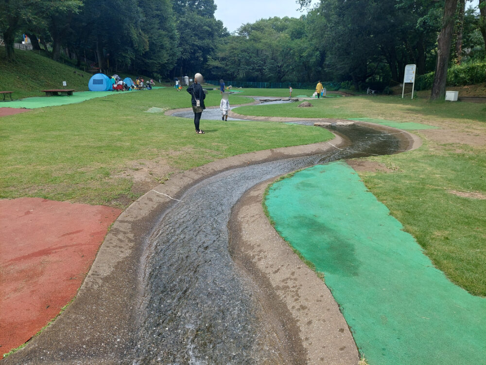 北本市自然公園の水遊び場(じゃぶじゃぶ池)