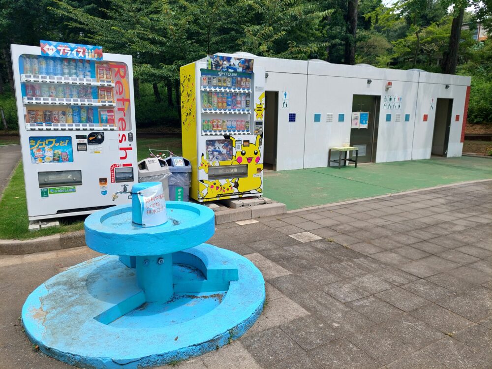 北本市自然公園の水遊び場(せせらぎ・じゃぶじゃぶ池)のトイレ・自販機・水場