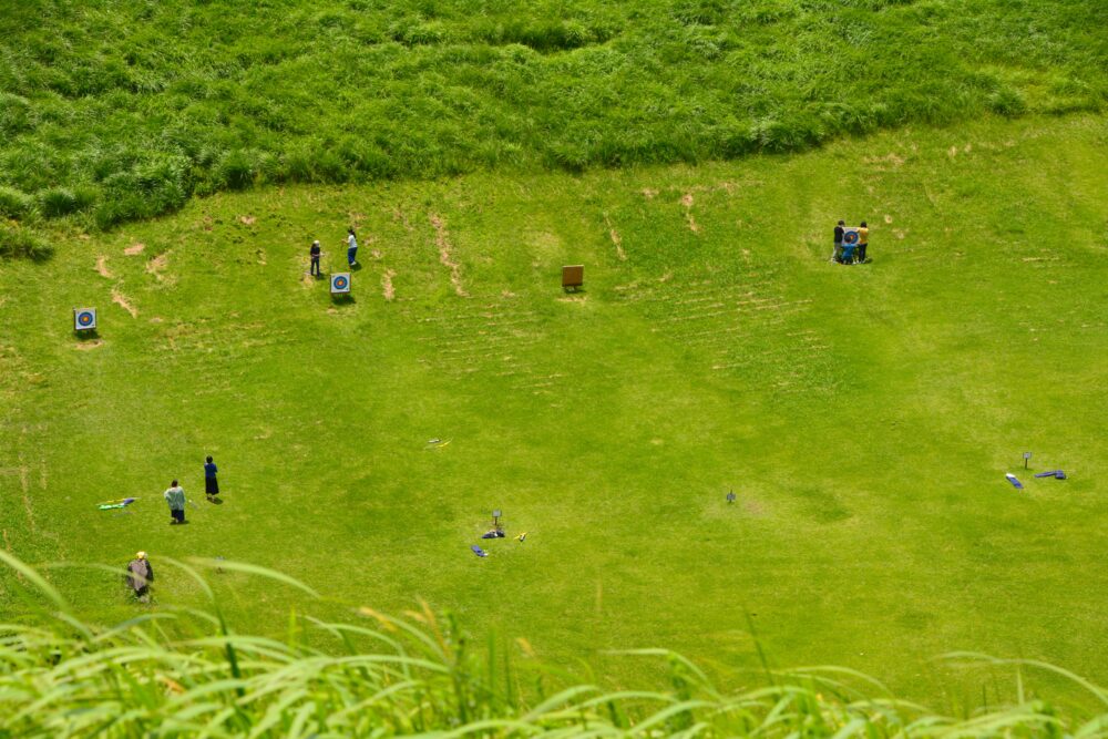 伊東・大室山の火口にあるアーチェリー場