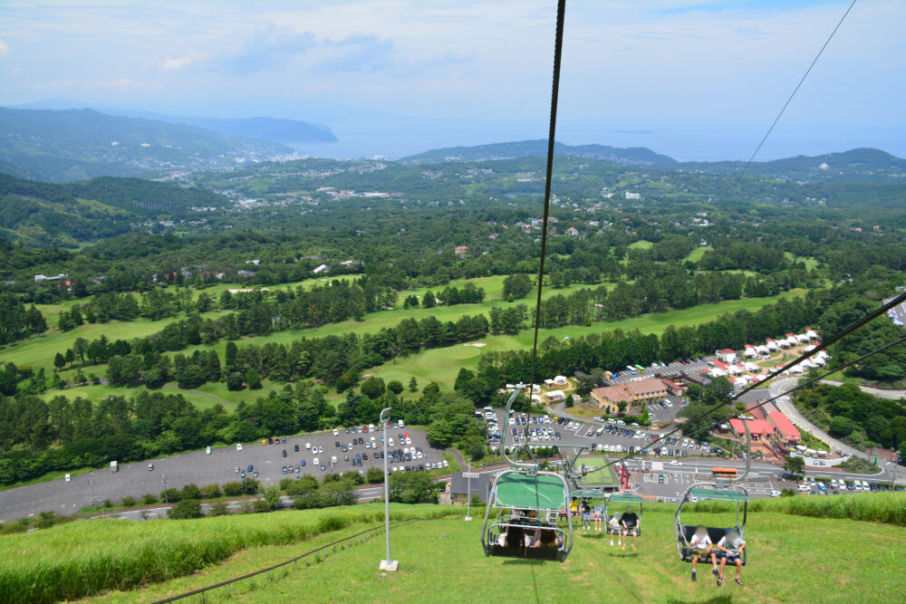 伊東・大室山のリフトから見る景色