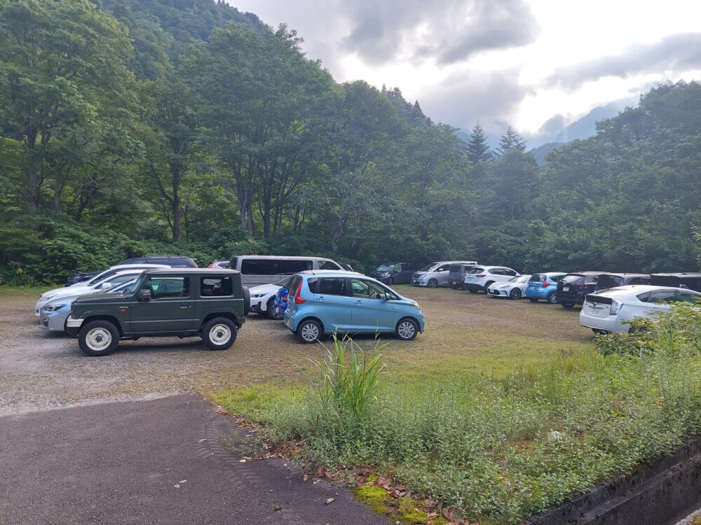 番場島の駐車場