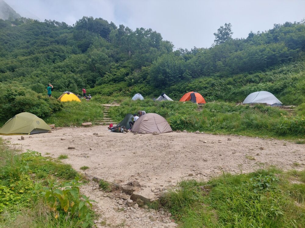 剱岳・早月小屋のテント場
