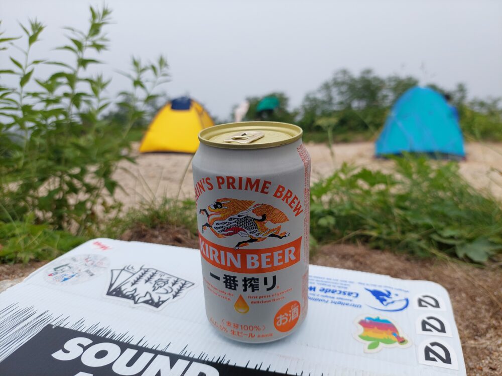 剱岳・早月小屋のテント場とビール