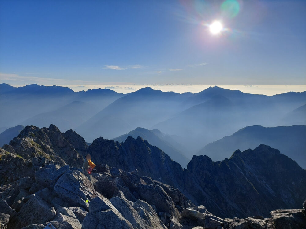 剱岳山頂から見る後立山連峰