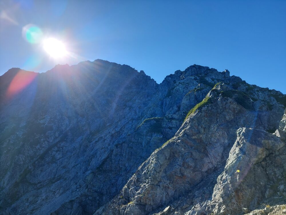 剱岳山頂と太陽