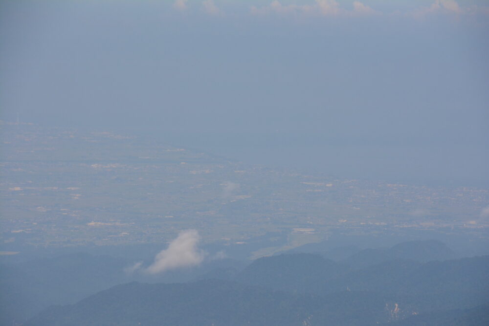 剱岳・早月尾根から見た富山湾と富山の町並み