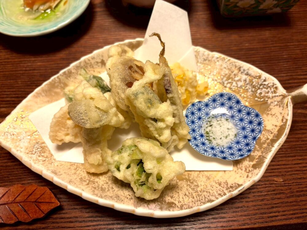 逆巻温泉 川津屋の夕食の野菜の天ぷら