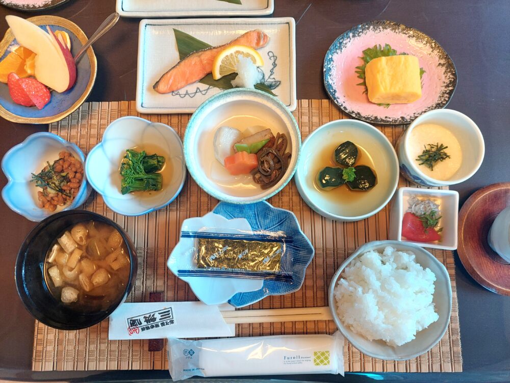 逆巻温泉 川津屋の豪華朝食