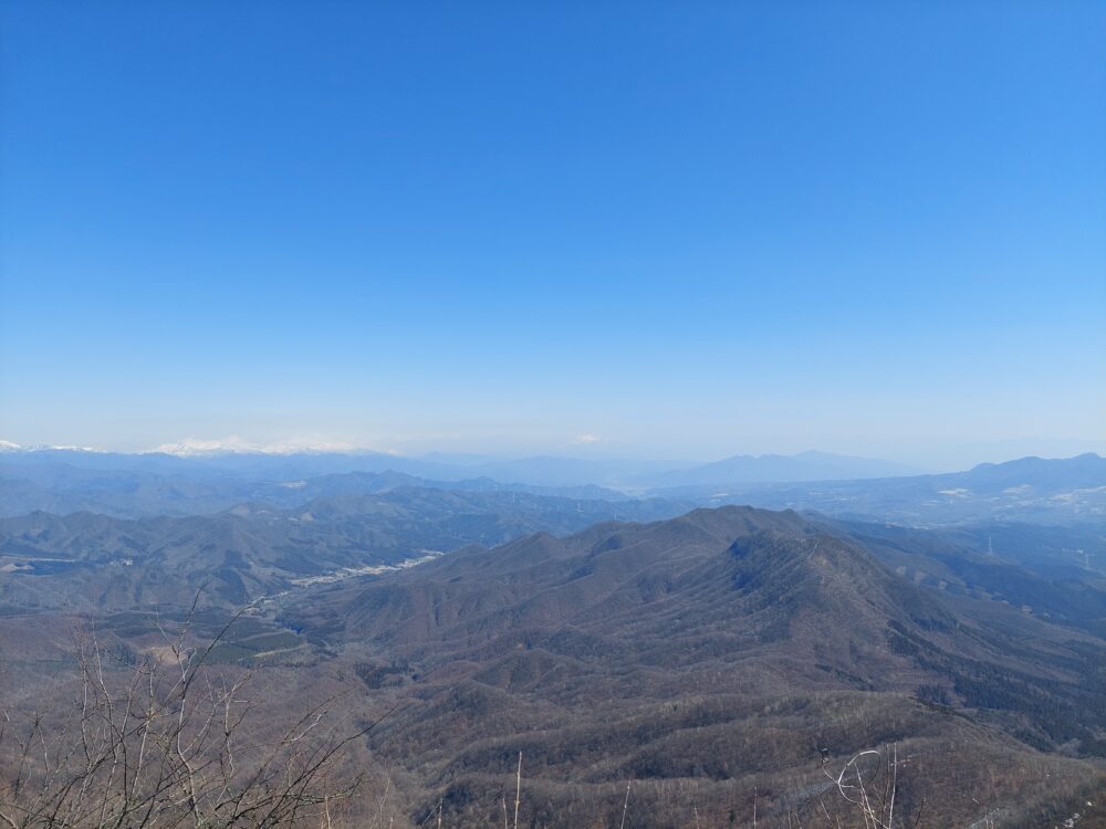浅間隠山山頂から眺めた群馬の山々