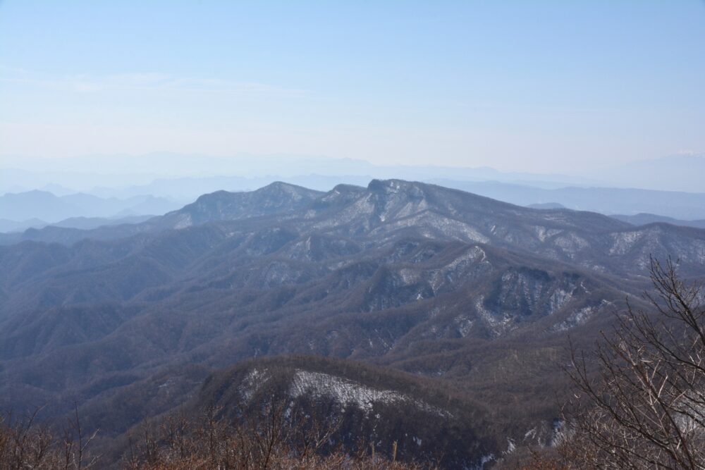 浅間隠山山頂から眺めた鼻曲山
