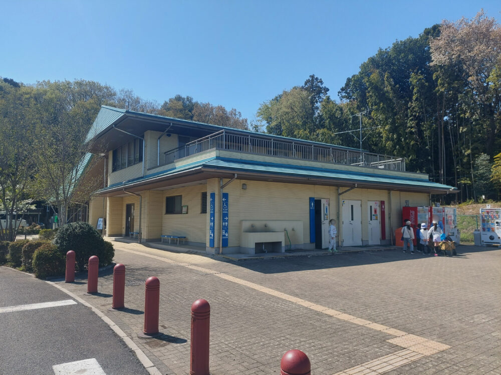 秋葉の森総合公園のセンターハウス（管理棟）