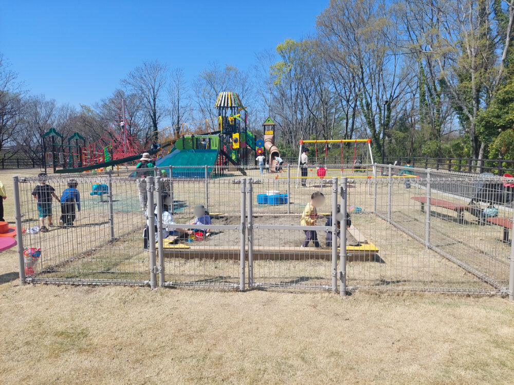 秋葉の森総合公園・アスレチック広場の砂場