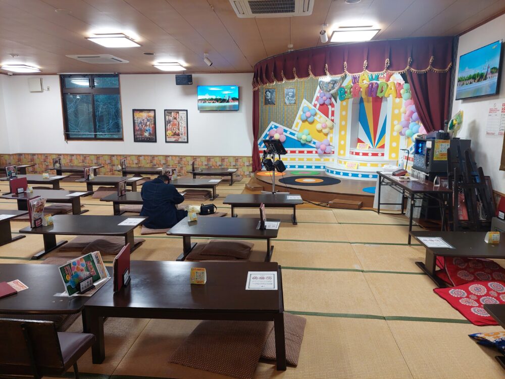 玉川温泉2階の大広間