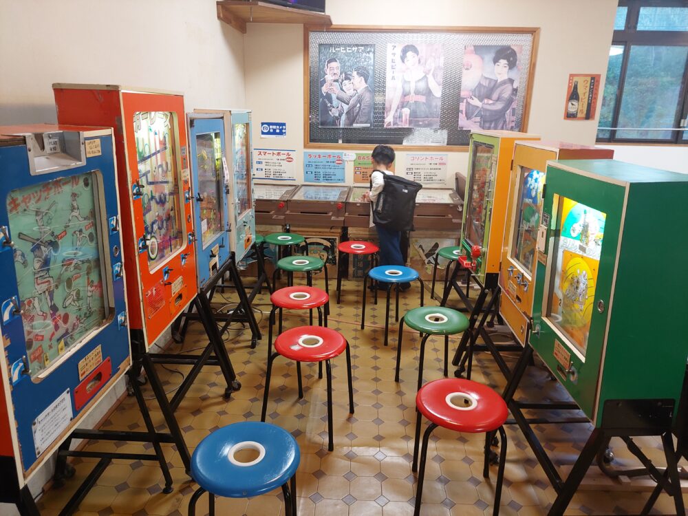 玉川温泉2階のレトロゲームコーナー