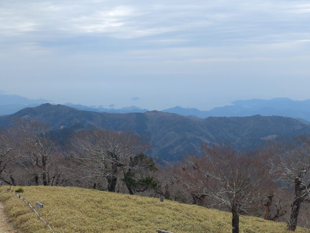 大台ヶ原・日出ヶ岳の展望テラスから眺めた海