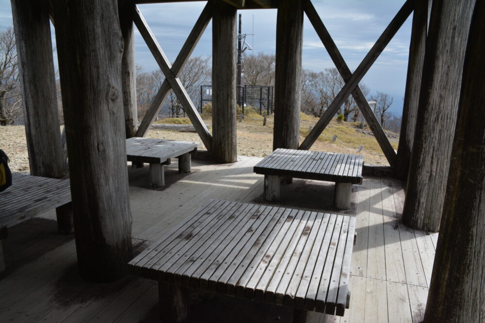 大台ヶ原・日出ヶ岳の展望台の1階