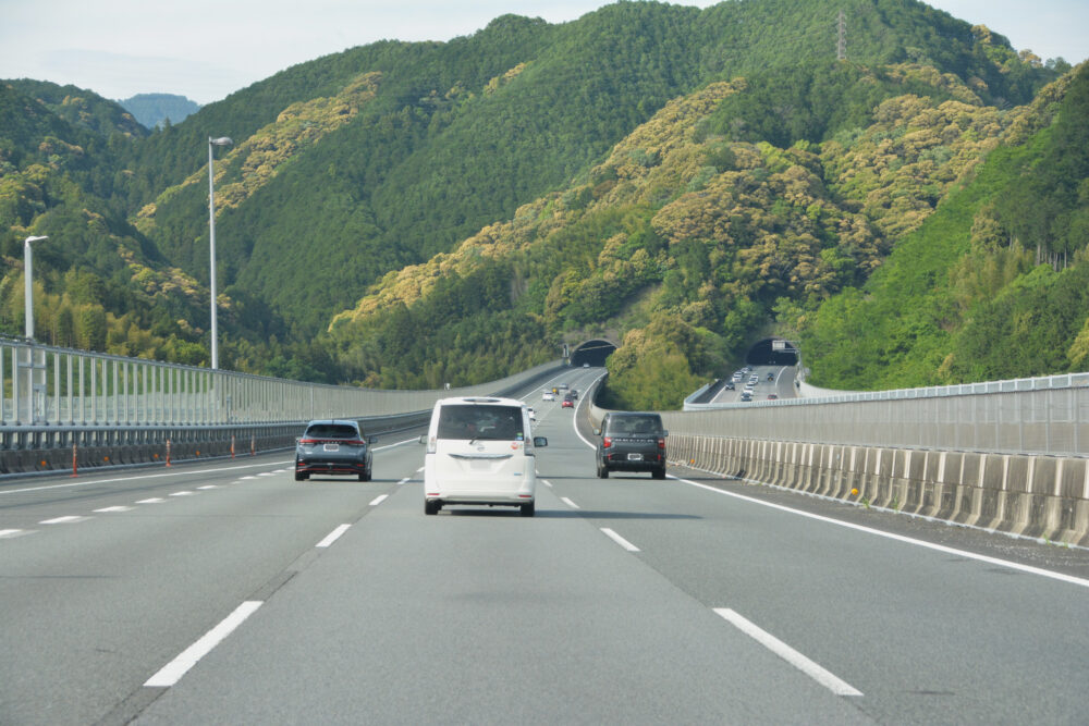 新東名高速道路をドライブ