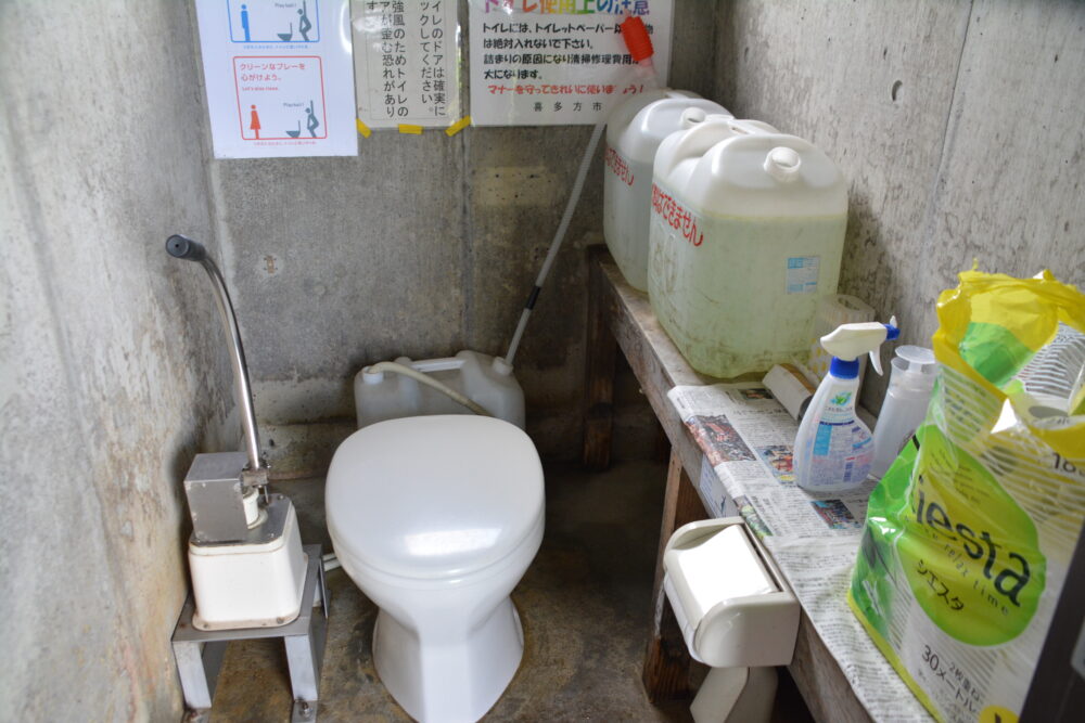 飯豊山・切合小屋のトイレ