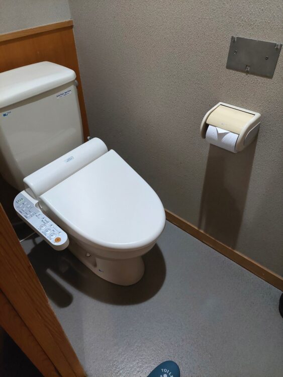 鳴子温泉郷 中山平温泉 うなぎ湯の宿 旬樹庵 琢ひでのお部屋にあったトイレ