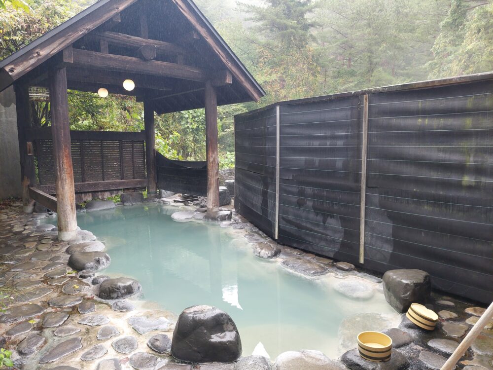 鳴子温泉・名湯秘湯 うなぎ湯の宿 旬樹庵 琢ひでの露天風呂
